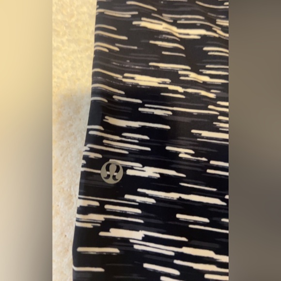 LULULEMON El Current 11" shorts Swim Trunks. - Picture 6 of 6